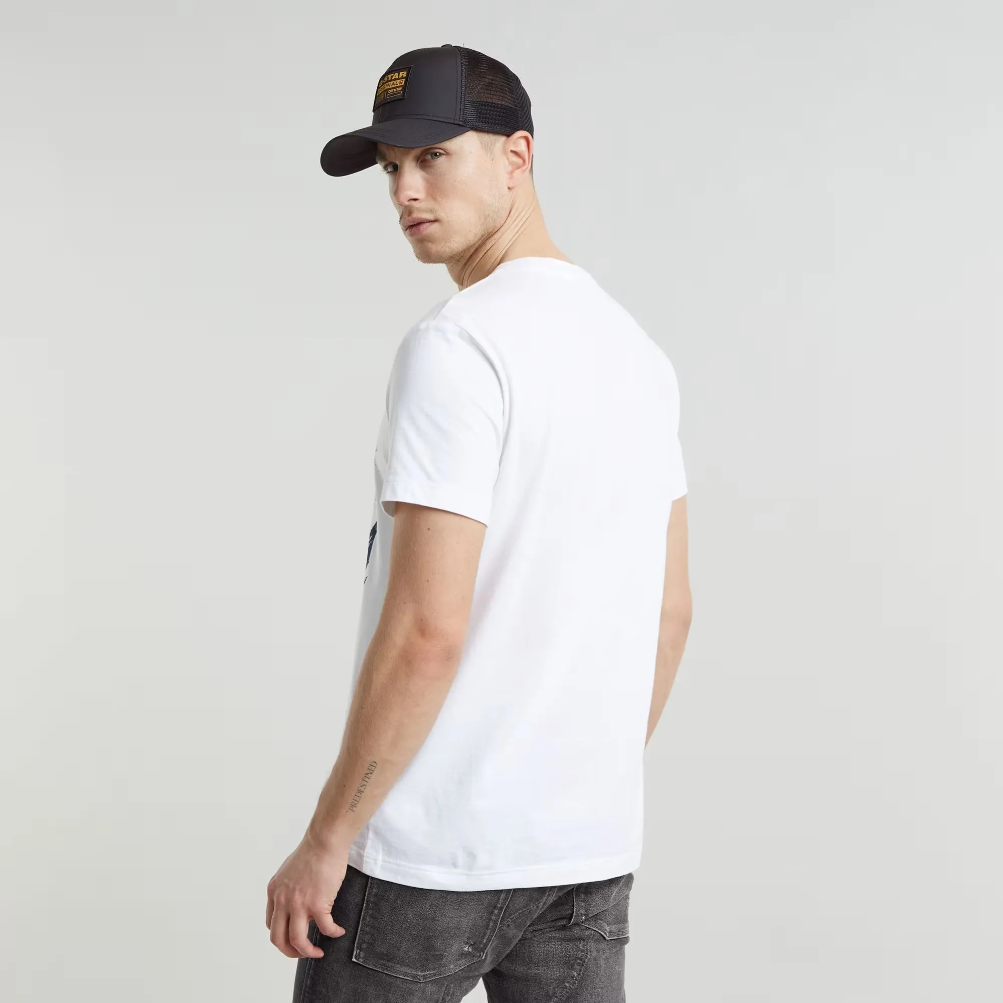 Magazine Print R Tee (White) - GD25532336110